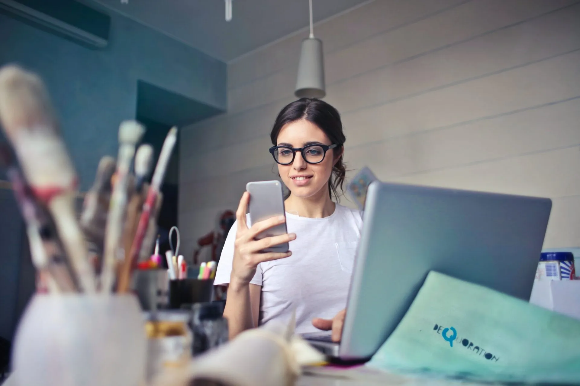 woman-on-her-computer